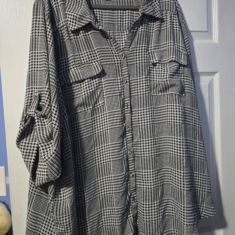 Black and White Houndstooth Button-Up Shirt